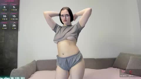 Nicole online show from March 28, 2026, 8:03 am