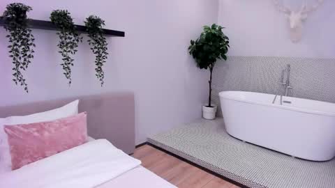 Nikka online show from November 3, 2025, 6:09 pm