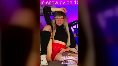 Snapshot of nikki_goldberg chatting on April 21, 2026, 8:01 pm Kitty Chatte online show from April 21, 2026, 8:01 pm