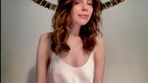 Nikki online show from February 6, 2025, 1:10 pm