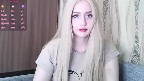 Snapshot of nikki_roseana chatting on December 19, 2025, 4:14 pm Nikki Roseana online show from December 19, 2025, 4:14 pm