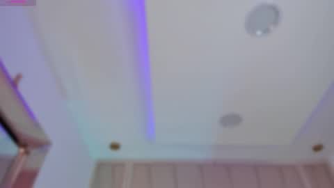 Nikki  online show from December 5, 2024, 9:39 am