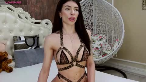 Snapshot of nikkirushxx chatting on January 22, 2025, 10:50 am Nikky online show from January 22, 2025, 10:50 am