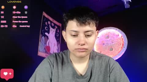 Nikky online show from November 17, 2025, 12:55 pm