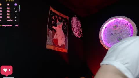 Nikky online show from April 12, 2026, 1:49 pm