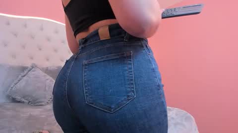 Y E S I online show from February 14, 2026, 12:02 pm