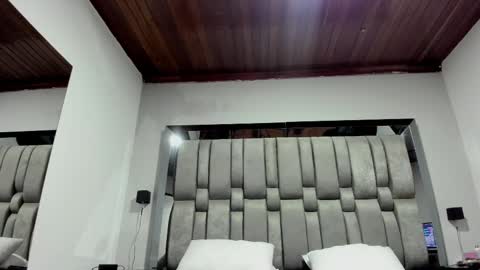     online show from November 16, 2025, 11:38 am