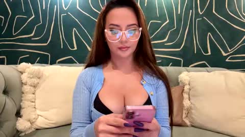 Nikki online show from November 20, 2025, 5:29 am