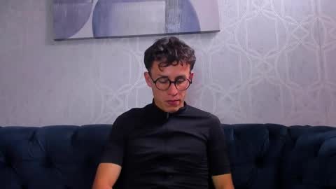 NIko online show from December 16, 2025, 6:46 pm