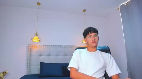 Snapshot of niko_cute18 chatting on December 16, 2025, 7:19 pm NIKO online show from December 16, 2025, 7:19 pm