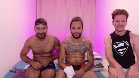 Snapshot of niko_roko chatting on October 24, 2025, 5:26 am niko_roko online show from October 24, 2025, 5:26 am