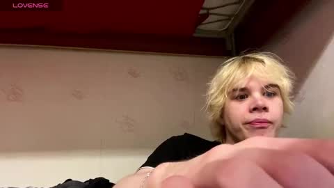 Snapshot of nikolasbucks chatting on December 17, 2025, 9:32 pm nikolasbucks online show from December 17, 2025, 9:32 pm