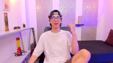 Snapshot of nikolay_gregori chatting on October 22, 2025, 4:24 am online show from October 22, 2025, 4:24 am