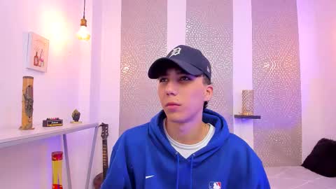 Snapshot of nikolay_gregori chatting on November 18, 2025, 4:17 am online show from November 18, 2025, 4:17 am