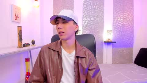 Snapshot of nikolay_gregori chatting on November 21, 2025, 4:22 am online show from November 21, 2025, 4:22 am