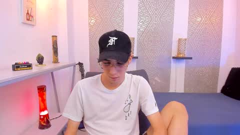 Snapshot of nikolay_gregori chatting on December 3, 2025, 5:26 am online show from December 3, 2025, 5:26 am