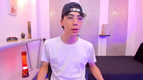 Snapshot of nikolay_gregori chatting on December 16, 2025, 4:06 am online show from December 16, 2025, 4:06 am