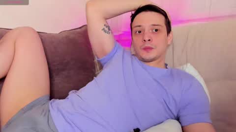 Snapshot of nikolos_vise chatting on February 25, 2025, 10:39 pm Nikolos online show from February 25, 2025, 10:39 pm