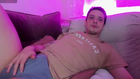 Snapshot of nikolos_vise chatting on February 28, 2025, 11:01 pm Nikolos online show from February 28, 2025, 11:01 pm