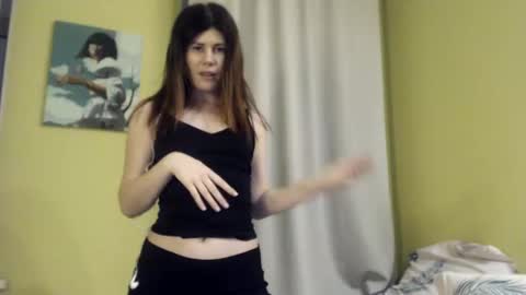 Snapshot of nikoltravel chatting on February 6, 2025, 8:02 pm Nikol online show from February 6, 2025, 8:02 pm