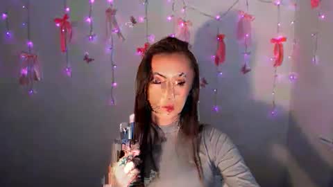 Snapshot of nikonara_ chatting on December 18, 2025, 12:55 pm nikonara_ online show from December 18, 2025, 12:55 pm