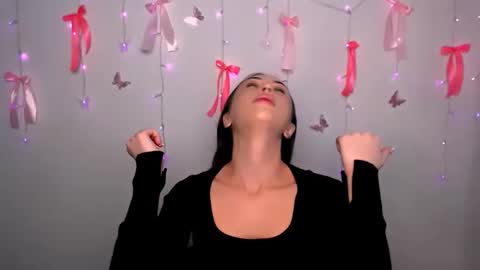 Snapshot of nikonara_ chatting on April 1, 2026, 12:39 pm nikonara_ online show from April 1, 2026, 12:39 pm