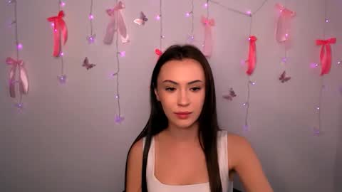 Snapshot of nikonara_ chatting on April 5, 2026, 12:35 pm nikonara_ online show from April 5, 2026, 12:35 pm