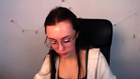 Snapshot of nikonara_ chatting on April 13, 2026, 8:20 am nikonara_ online show from April 13, 2026, 8:20 am