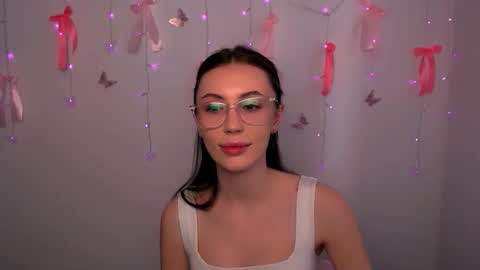 Snapshot of nikonara_ chatting on April 14, 2026, 12:22 pm nikonara_ online show from April 14, 2026, 12:22 pm