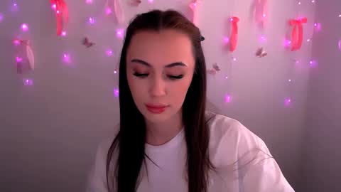 Snapshot of nikonara_ chatting on May 17, 2026, 12:56 pm nikonara_ online show from May 17, 2026, 12:56 pm