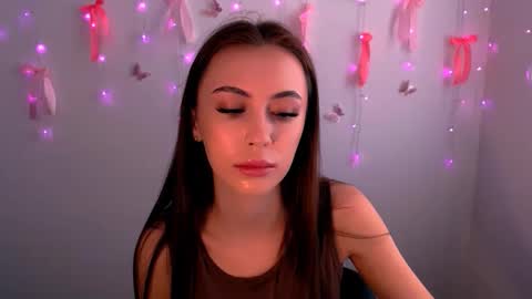 Snapshot of nikonara_ chatting on May 25, 2026, 10:21 am nikonara_ online show from May 25, 2026, 10:21 am