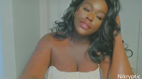 Nikole online show from November 18, 2025, 6:01 pm