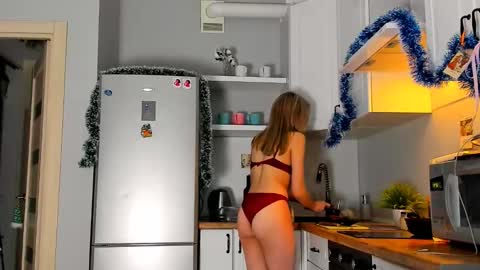 Snapshot of niky_jess chatting on December 22, 2024, 7:52 pm Veronica online show from December 22, 2024, 7:52 pm