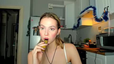 Snapshot of niky_jess chatting on January 12, 2025, 10:12 am Veronica online show from January 12, 2025, 10:12 am