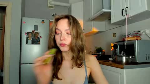 Snapshot of niky_jess chatting on February 9, 2025, 8:22 am Veronica online show from February 9, 2025, 8:22 am