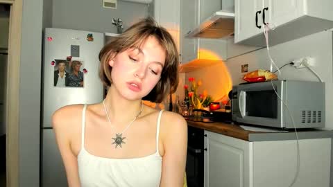 Snapshot of niky_jess chatting on March 9, 2025, 9:24 am Veronica online show from March 9, 2025, 9:24 am