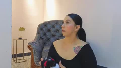  NIKY SMIT  online show from December 1, 2025, 10:53 am