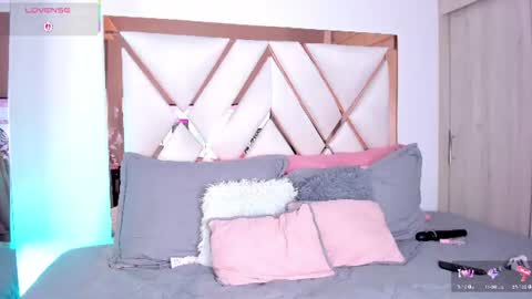 niky_vega1 online show from June 17, 2026, 4:26 am