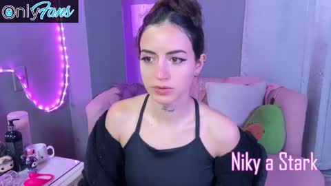 Snapshot of nikyastark chatting on November 8, 2025, 9:53 am Niky A Stark online show from November 8, 2025, 9:53 am