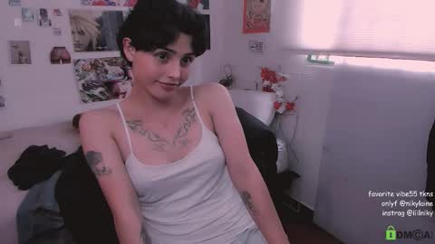 Snapshot of nikylaine chatting on November 24, 2025, 7:46 pm Nikylaine online show from November 24, 2025, 7:46 pm