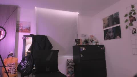 Snapshot of nikylaine chatting on March 15, 2026, 3:51 pm Nikylaine online show from March 15, 2026, 3:51 pm