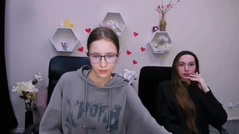 Snapshot of nila_luxe chatting on March 12, 2025, 2:23 pm nila_luxe online show from March 12, 2025, 2:23 pm