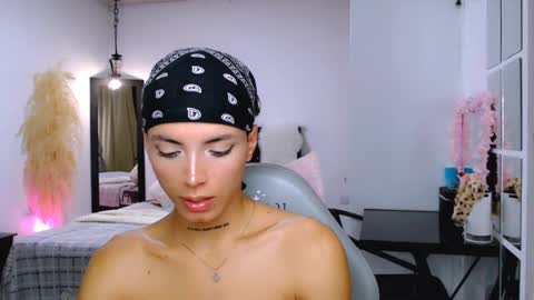 Snapshot of nilam217 chatting on February 14, 2025, 5:30 am Nilam online show from February 14, 2025, 5:30 am