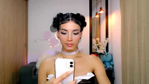 Snapshot of nilam217 chatting on March 10, 2025, 11:27 pm Nilam online show from March 10, 2025, 11:27 pm