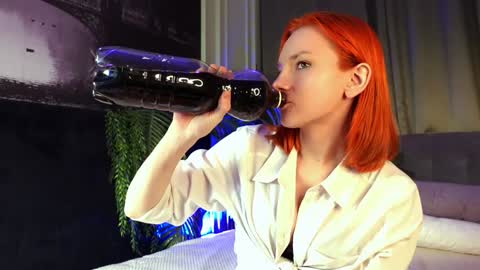 Snapshot of nillie_kelly chatting on January 24, 2025, 4:16 am Nillie online show from January 24, 2025, 4:16 am