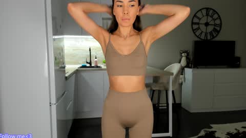 Bella online show from January 17, 2025, 5:53 am