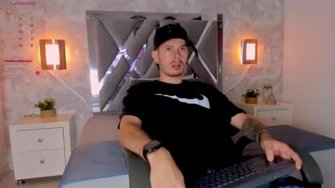 Nils online show from November 17, 2025, 3:01 am