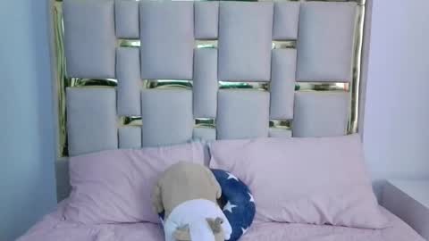 Nina Carther online show from November 25, 2025, 11:54 am