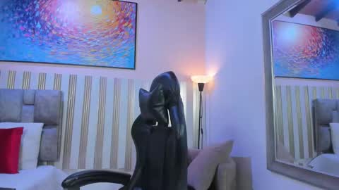 nina_glow_ online show from March 10, 2026, 11:37 am