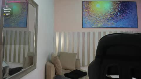 Snapshot of nina_glow_ chatting on May 19, 2026, 11:27 am nina_glow_ online show from May 19, 2026, 11:27 am